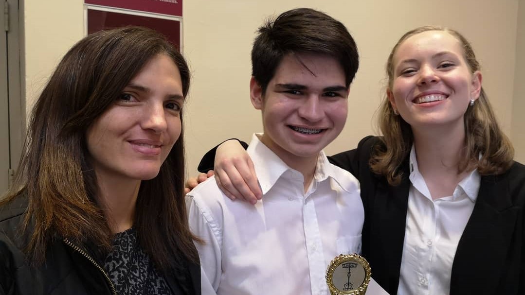 Sofía, Antonio and their teacher Keren